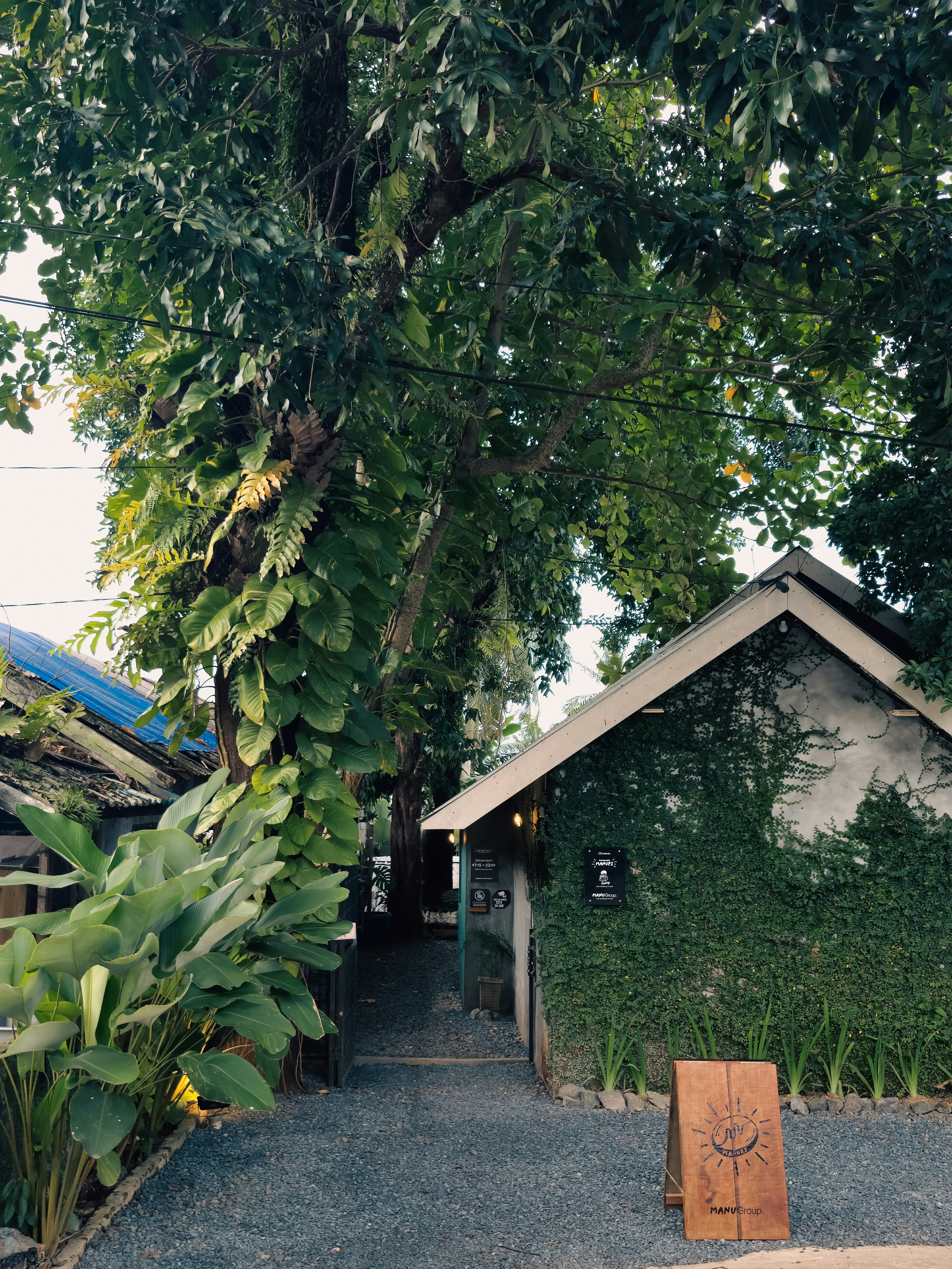 Manupi Storefront